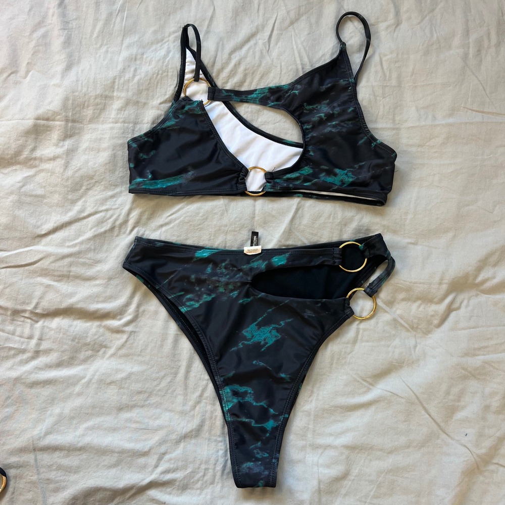 PrettyLittleThing Tie‎ Dye Cutout Ring Bikini Set Black Teal US Size 10 Poolside
